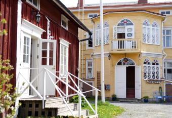 Krepelin Apartments has Balcony rooms