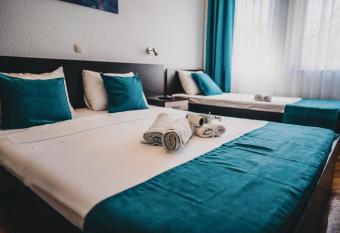 Villa Stefano has Balcony rooms