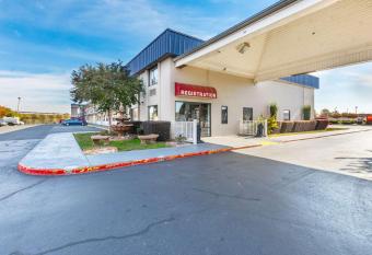 Baymont by Wyndham Rock Hill allows 18 year olds to book a room