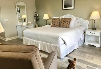 Kenny's Tipperary Inn has Balcony rooms