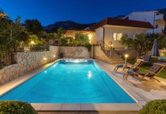 Villa OLD OLIVE, 3lovelyvillas has Balcony rooms