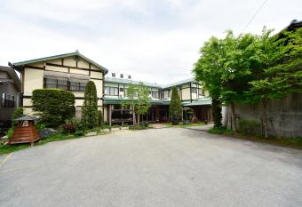 Kiyoshigekan allows 18 year olds to book a room