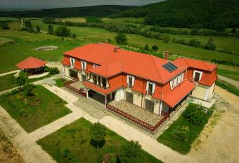 Saciova Hills has Balcony rooms