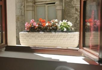 Palace Stafileo allows 18 year olds to book a room