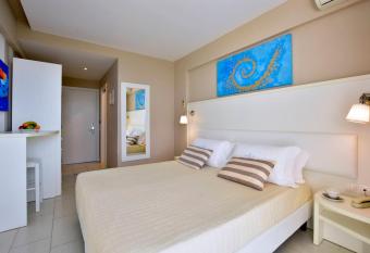 Sidari Beach Hotel has Balcony rooms