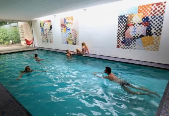 La Petite Bruyere De Renaix allows 18 year olds to book a room