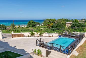 Luxury 2BR Home facing Beach w/Pool Montego Bay #5 has Balcony rooms