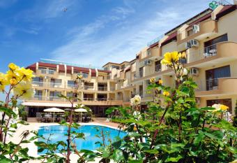 Hotel Iris has Balcony rooms