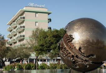 Hotel Metropol has Balcony rooms