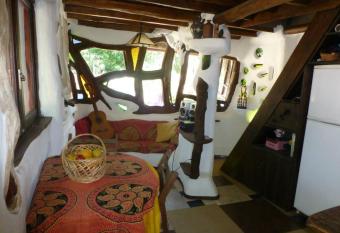 Casita de Duendes has Balcony rooms