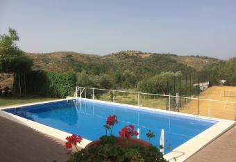 Casa de campo  has Balcony rooms