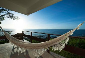 Hotel Pontal de Ubu allows 18 year olds to book a room