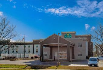 La Quinta Inn & Suites by Wyndham Lexington Park - Patuxent allows 18 year olds to book a room