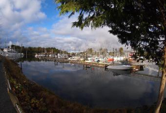 West Coast Motel on the Harbour has Balcony rooms