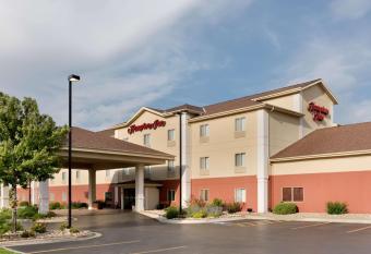 Hampton Inn Gillette allows 18 year olds to book a room