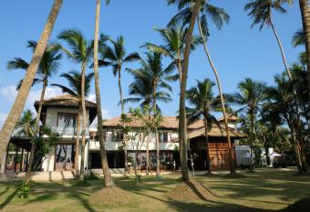 The Villa by Contemporary Ceylon has Balcony rooms