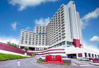 Okinawa Grand Mer Resort has Balcony rooms