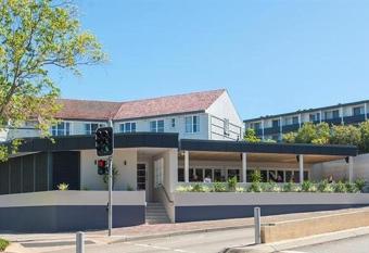 Seabreeze Hotel allows 18 year olds to book a room