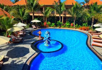 Golden Topaz Phu Quoc Resort has Balcony rooms