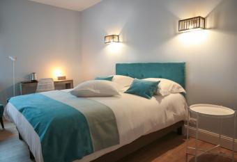 Hotel Des Arts has Balcony rooms