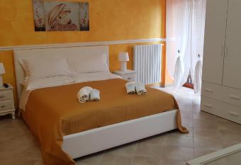 B&B Del Corso Vittorio has Balcony rooms