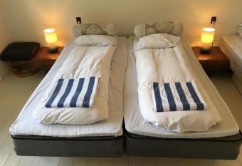 Lille Skovgaarden allows 18 year olds to book a room