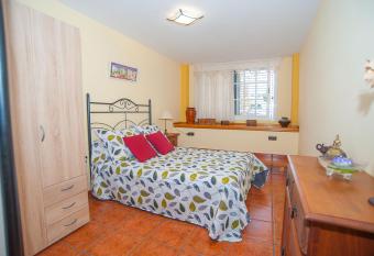 La Casita Nueva allows 18 year olds to book a room