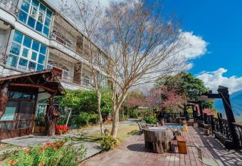 Yunnan Homestaty has Balcony rooms
