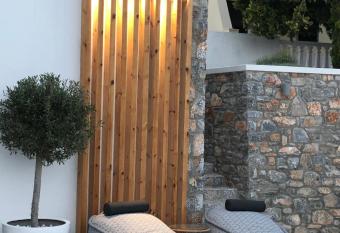 Johannes Boutique Apartments & Suites has Balcony rooms