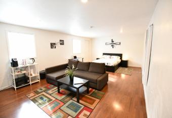 Private Unit / Private Bathroom Near BART & SF has Balcony rooms