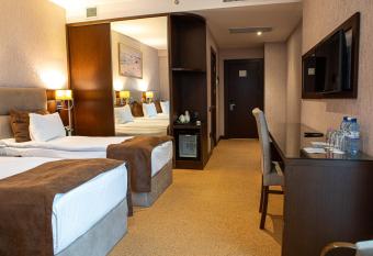 Diamond Hotel Baku allows 18 year olds to book a room