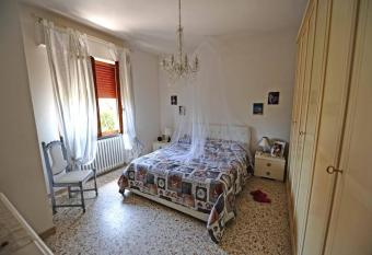 Il nido has Smoking/Balcony rooms