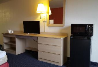 Red Carpet Inn has Smoking rooms