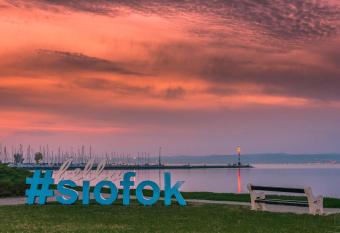 Rivi  ra Wellness Apartman has Balcony rooms