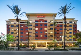 Sheraton Garden Grove - Anaheim South Hotel allows 18 year olds to book a room