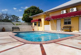 Kiskadee Korner allows 18 year olds to book a room