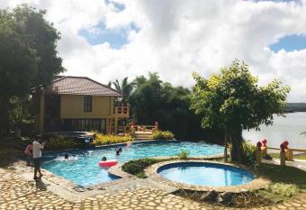 Porta Verde Resort Villas Caliraya has Balcony rooms