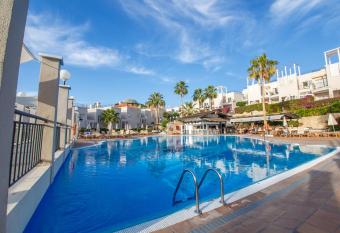 Los Olivos Beach Resort allows 18 year olds to book a room