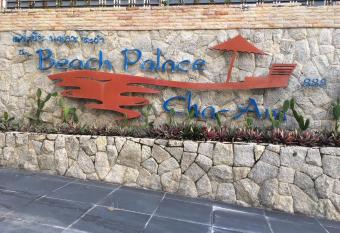 Beach Front Apartment with Beach and Pool view has Balcony rooms