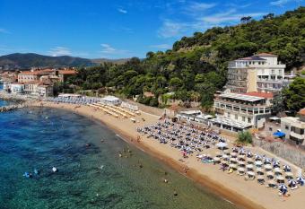 Grand Hotel Santa Maria allows 18 year olds to book a room