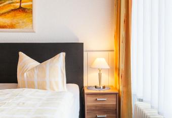 Hotel Quellental allows 18 year olds to book a room