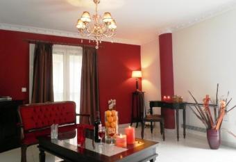 Arcadia Suites & Spa has Balcony rooms