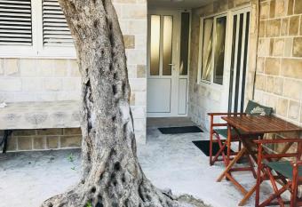 Guest House Ratko has Balcony rooms