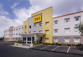 SUN1 MIDRAND has Smoking rooms