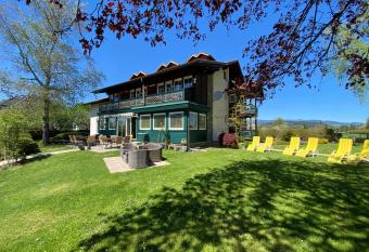 Landhaus Klopein allows 18 year olds to book a room