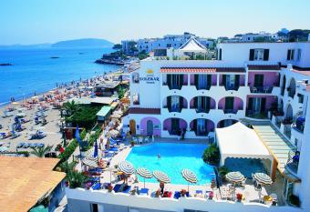 Hotel Solemare Beach & Beauty SPA allows 18 year olds to book a room