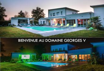 Domaine Georges V has Balcony rooms