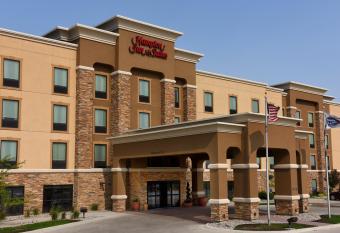 Hampton Inn & Suites by Hilton Fargo Medical Center has Balcony rooms