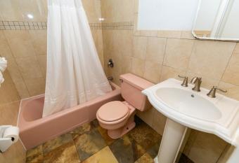 American Safari Motel has Balcony rooms