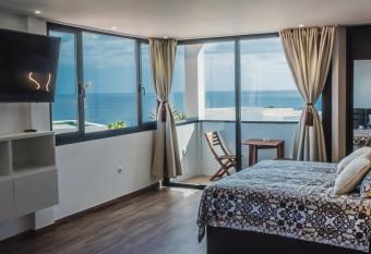 Loft del Mar 2 Jandia allows 18 year olds to book a room